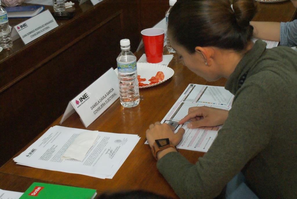 La documentación electoral se verificó en los 15 consejos distritales del INE en Puebla. (Especial)