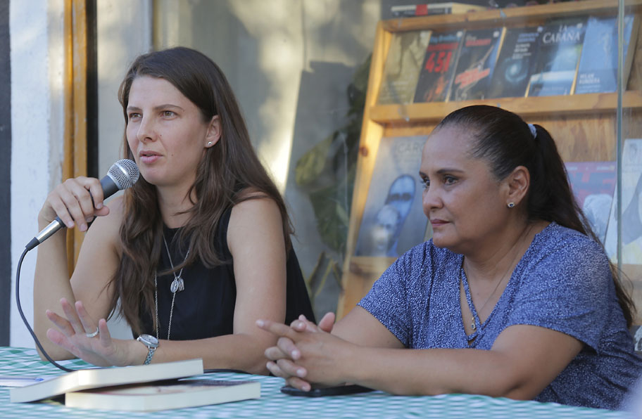 La escritora fue invitada por el Grupo de víctimas por sus Desaparecidos en Acción (VIDA). (Saúl González)