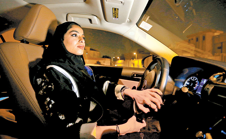 Habrá al menos 3 millones de conductoras. (Faisal Al Nesser/Reuters)