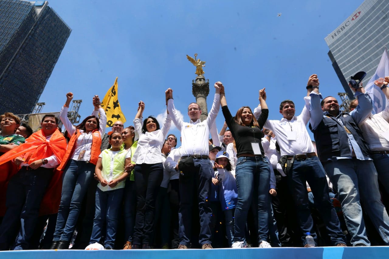 Ricardo Anaya cierra campaña en el Ángel de la Independencia (Javier Ríos).