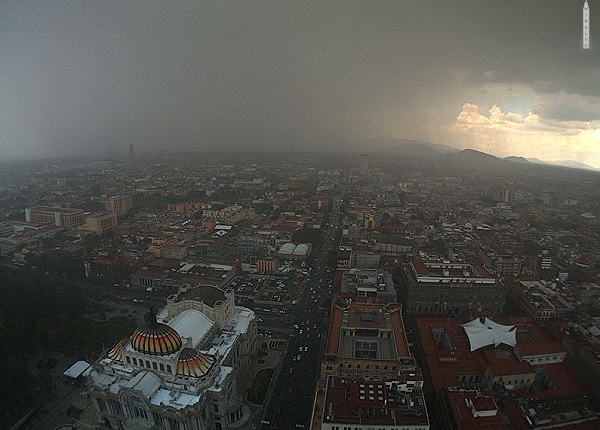 La vista hacia el norte de la CdMx desde la Torre Latino. (Twitter: @webcamsdemexico)