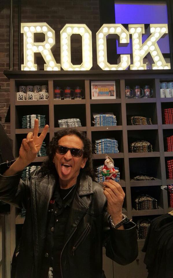 Alex Lora festejará 50 años de carrera con concierto en la CdMx (Facebook El Tri).