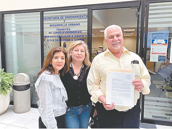 El documento está firmado por vecinos del municipio.