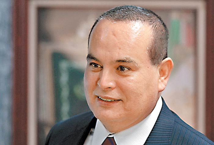El procurador de justicia de Michoacán.