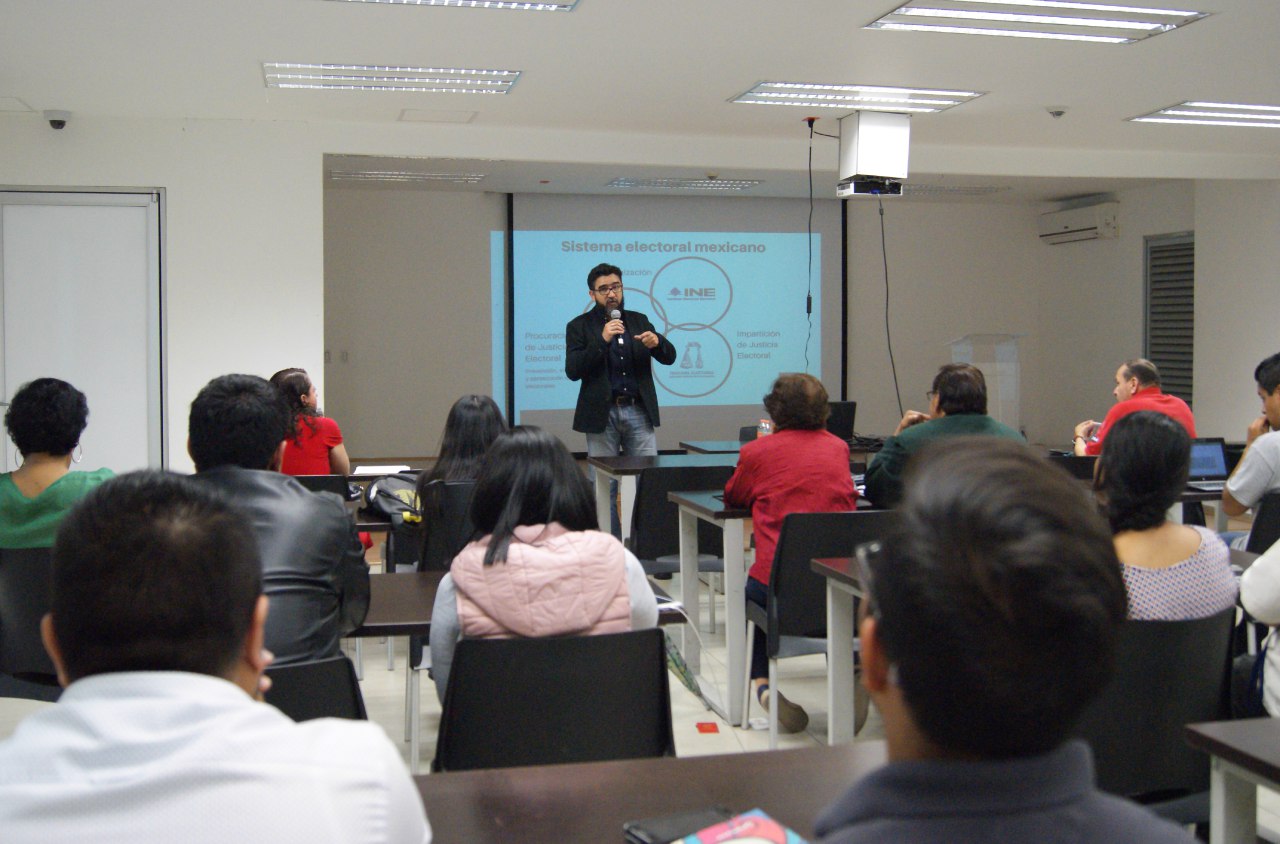 Luis Roberto Castrillón, responsable de impartir el taller “Cómo reportear delitos electorales”. (Especial)