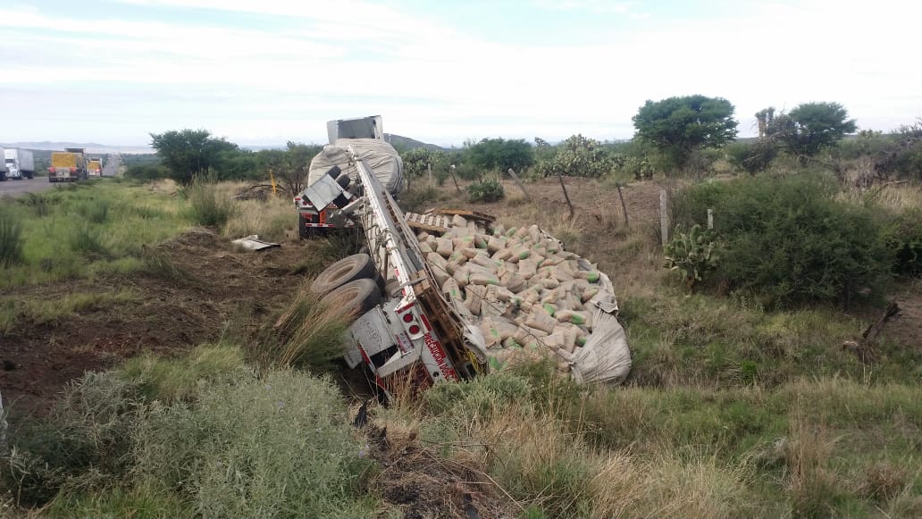 El accidente generó congestionamiento vial, que duró varias horas.