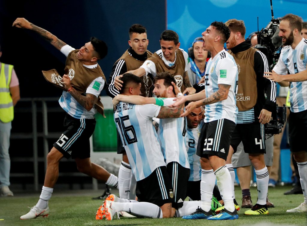 Jugadores de Argentina en festejo de gol (Reuters)