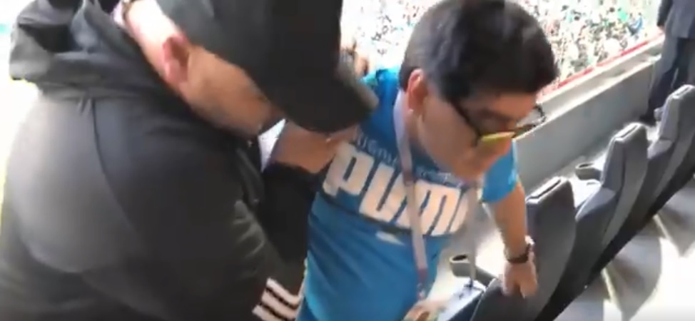 Maradona acabó mal en el partido de Argentina (Especial)