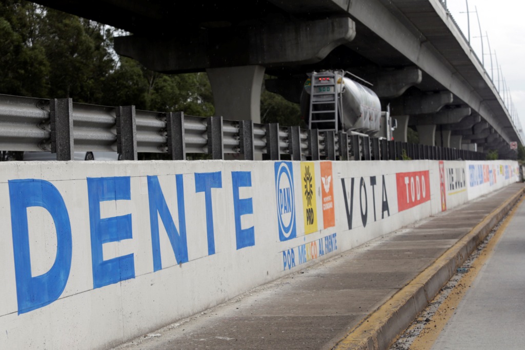 Propaganda política utilizada por cerca de seis semanas de promoción (Mireya Novo)