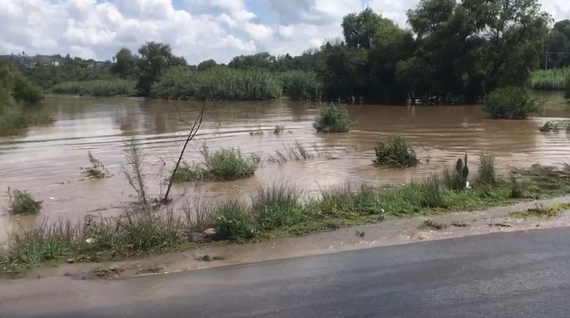 Se desborda Río Laja; agua cubre comunidades de SMA Grupo Milenio