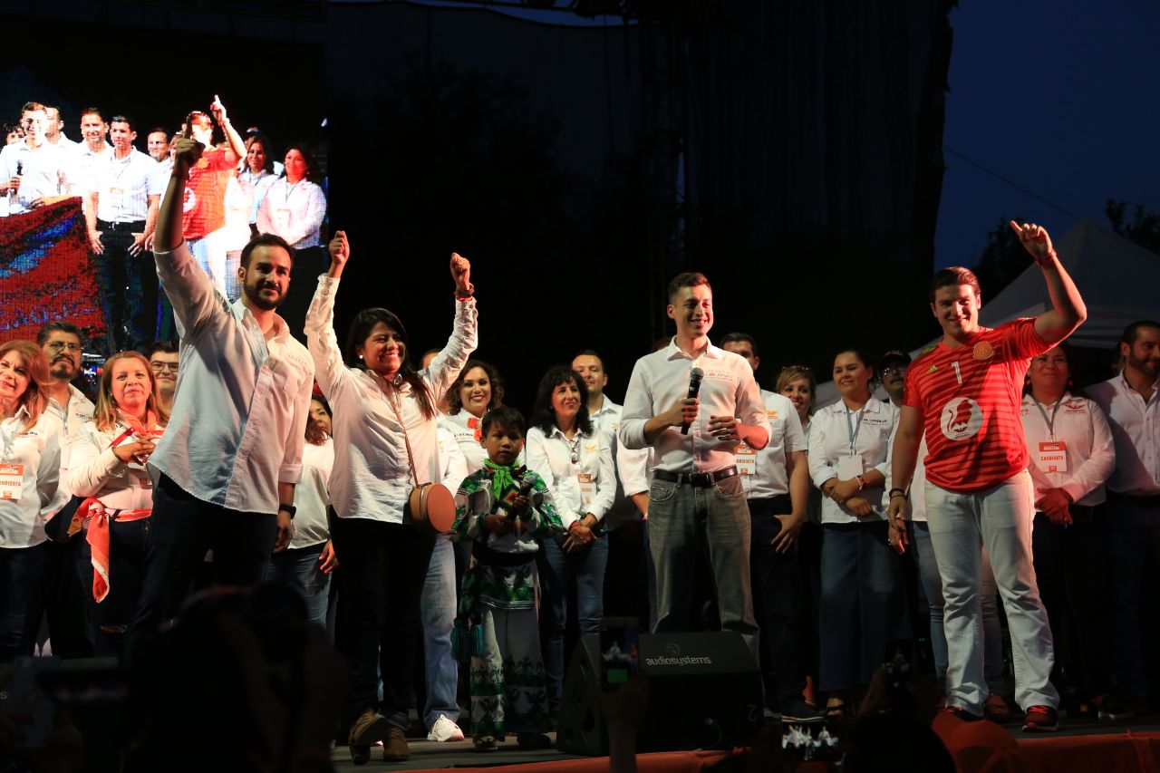 En el lugar se dieron cita los aspirantes Samuel García e Indira Kempis, Agustín Basave y Luis Donaldo Colosio. (Especial).