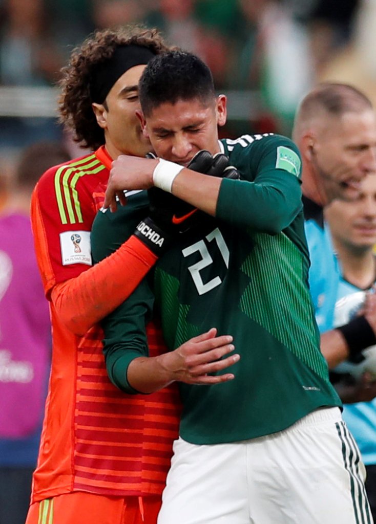 Edson Álvarez en lamento (Reuters)