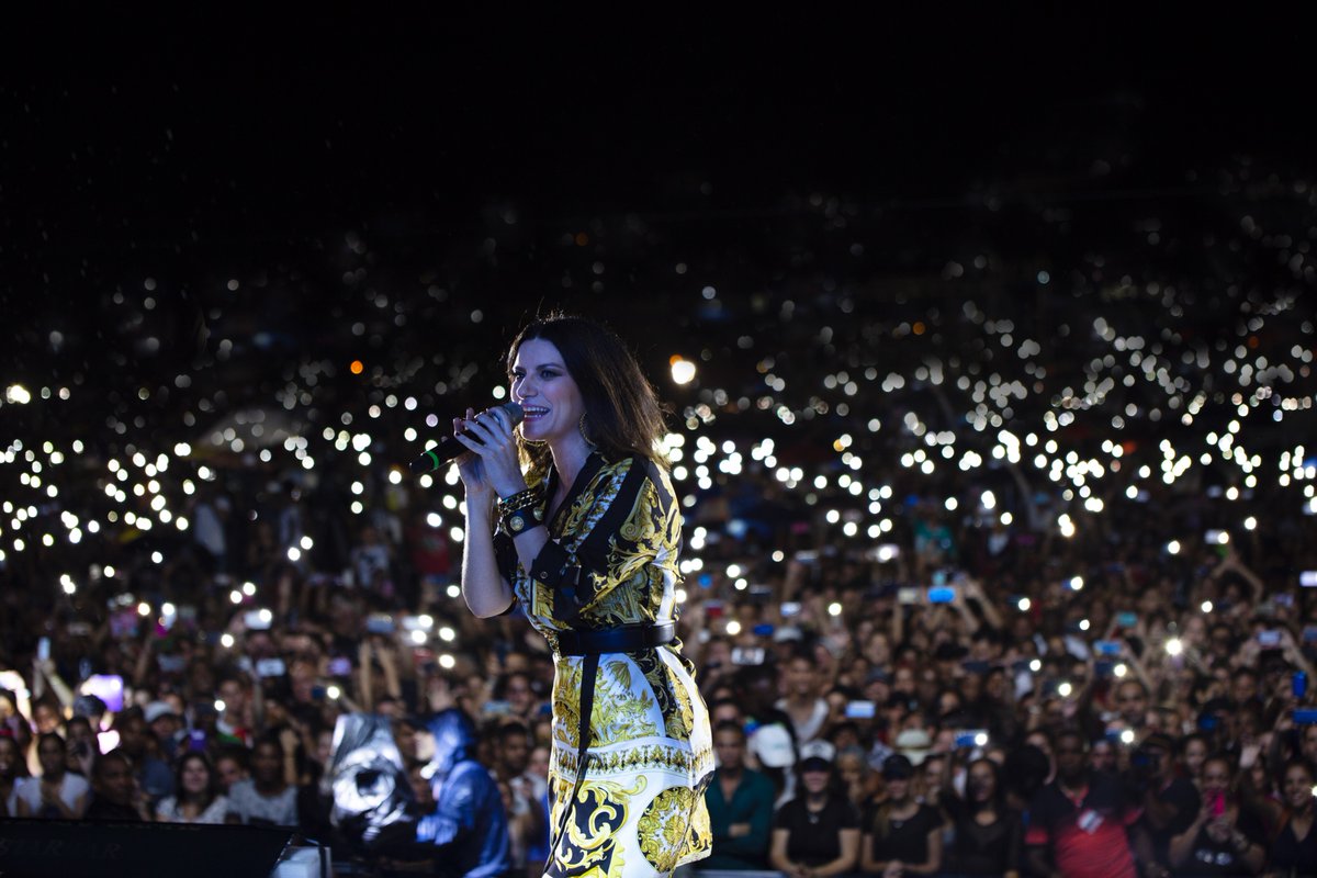 La italiana compartió escenario con los cubanos de Gente de Zona. (Twitter: @LauraPausini)