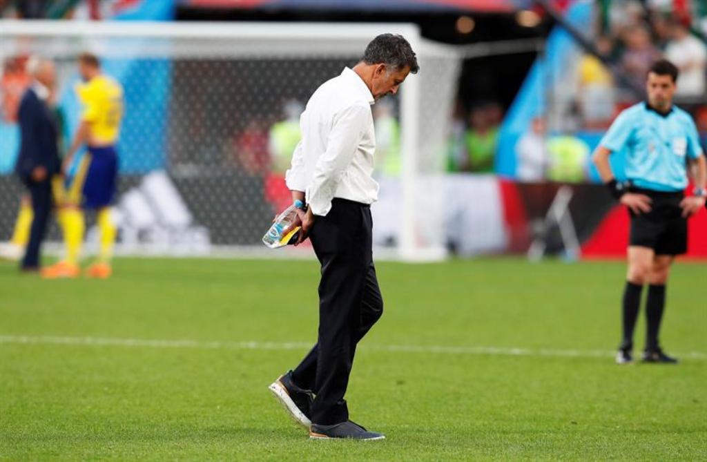 Juan Carlos Osorio después de la terrota ante la selección de Suecia. (EFE)