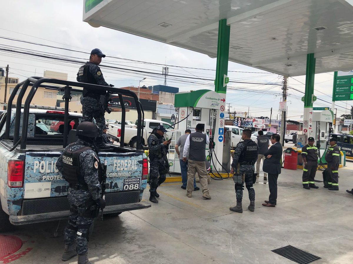 La Profeco recurrió por vez primera al uso de la fuerza pública en operativo en gasolineras a favor de los consumidores. (@Profeco)