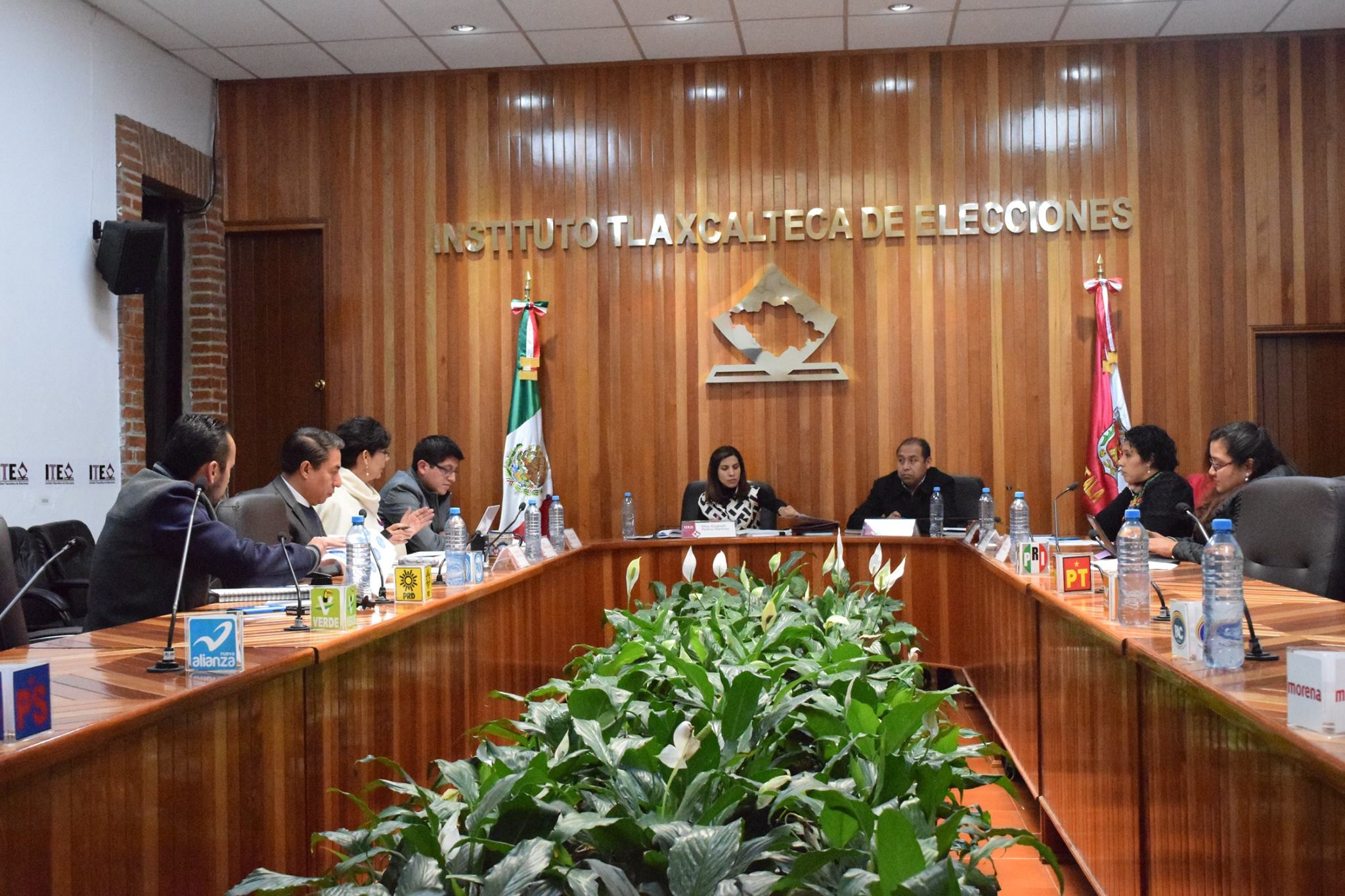 El Instituto Tlaxcalteca de Elecciones (ITE) sesionó urgentemente para avalar la reimpresión de la boletas (Adolfo Tenahua)