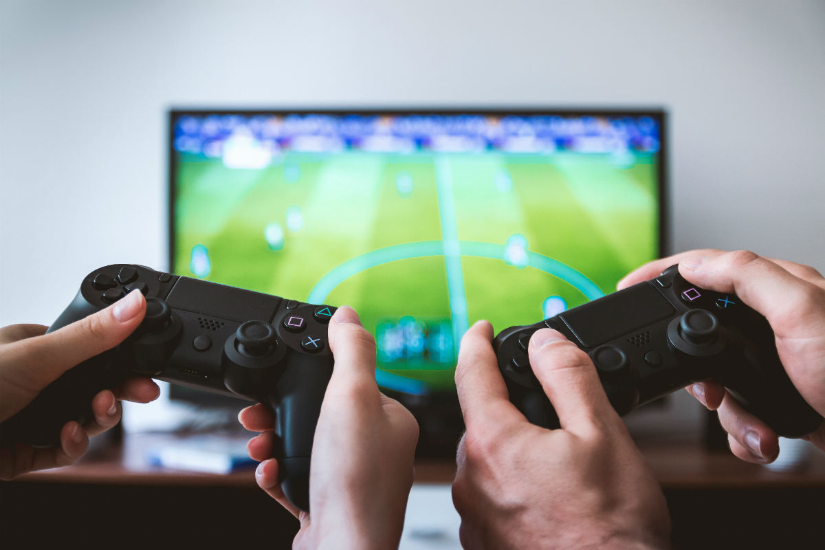 Los videojuegos en la oficina podrían beneficiar el ambiente laboral. (Especial)