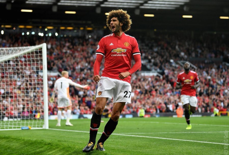 Fellaini jugará con el Manchester United hasta el 2020 (Twitter @ManUtd_Es)