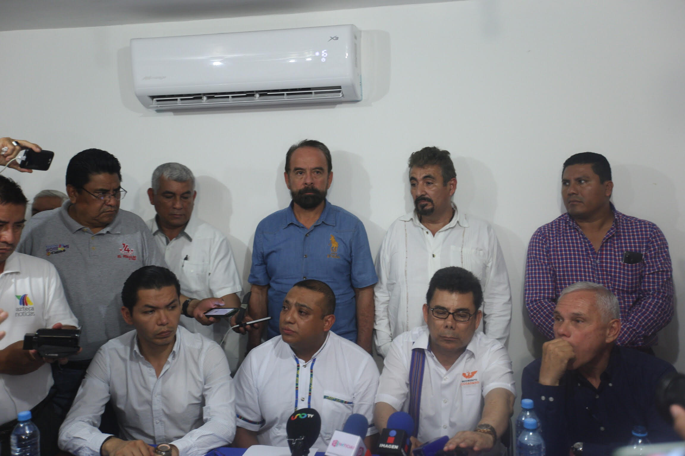 Las dirigencias del partido señalaron que el órgano local está rebasado. (Javier García)