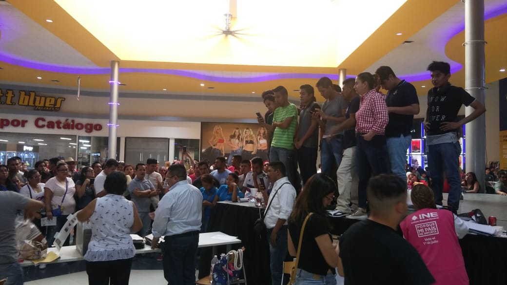 En casilla especial en Reynosa, ciudadanos ponen a contar boletas a funcionarios de casillas (Carolina Garza/MMTv)