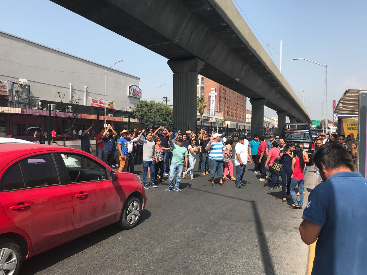 "Exigimos votar, es un fraude", dijo un inconforme. (Foto: Adín Castillo)