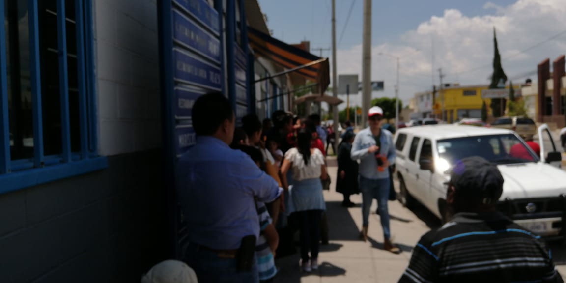 Fila en San Francisco del Rincón. (Especial)