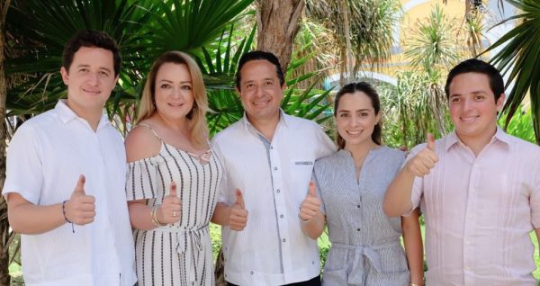 El gobernador de Quintana Roo, Carlos Joaquín. (Especial)