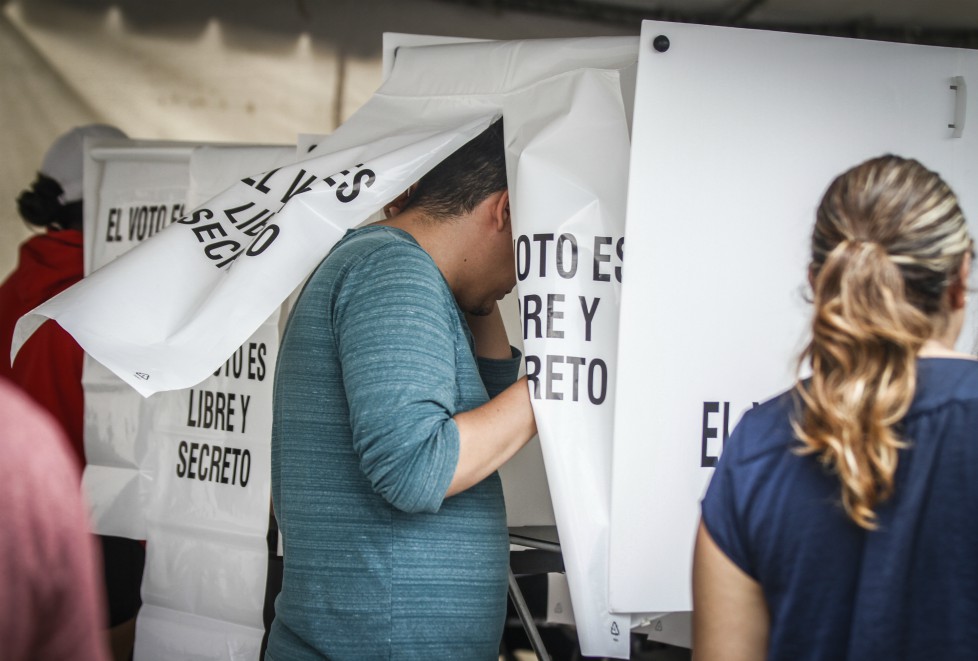 Con algunos incidentes considerados menores se han desarrollado las primeras horas del proceso electoral en el estado de Jalisco.