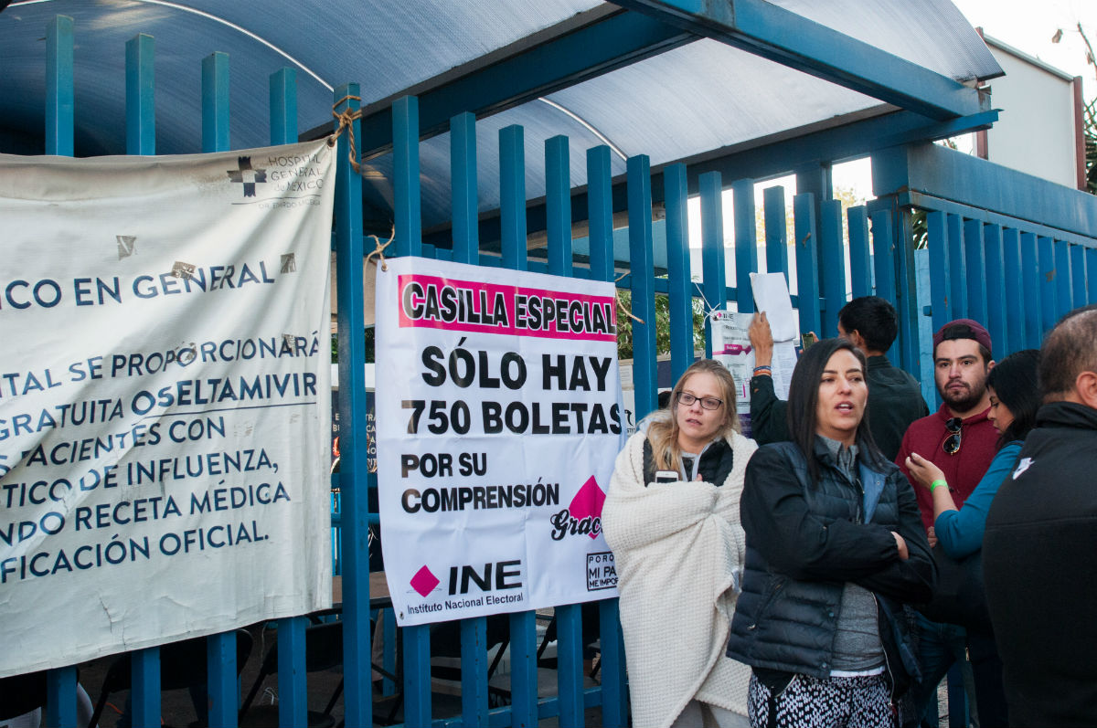 Las casillas especiales cuentan sólo con 750 boletas. (Cuartoscuro)