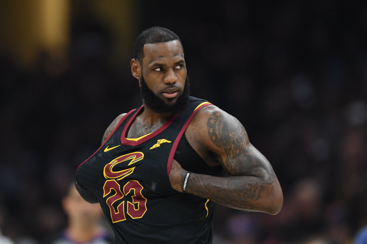 LeBron James firmó con los Lakers de Los Ángeles, de acuerdo a medios estadunidenses (Reuters)