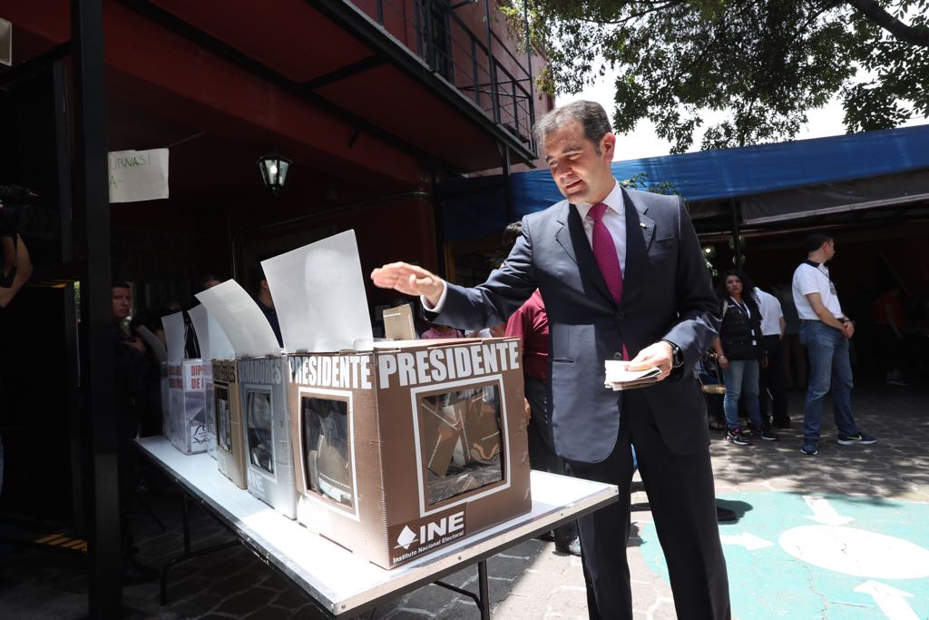 Lorenzo Córdova, consejero presidente del INE, abrió un espacio para ir a votar e invitó a la gente a participar. (Especial).