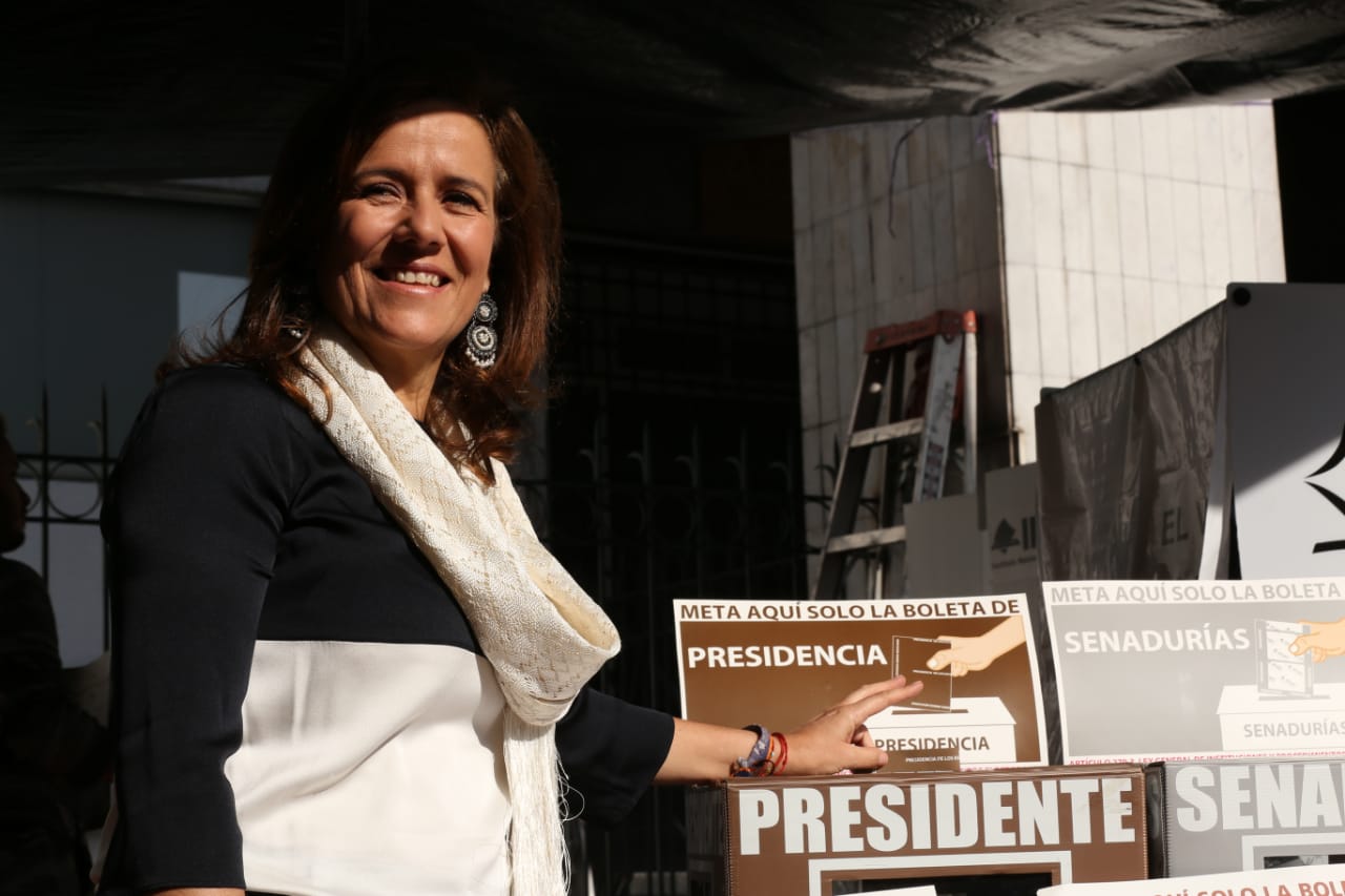 Margarita Zavala, ex candidata independiente a la Presidencia, llegó a la casilla ubicada en la colonia Las Águilas. (Octavio Hoyo)