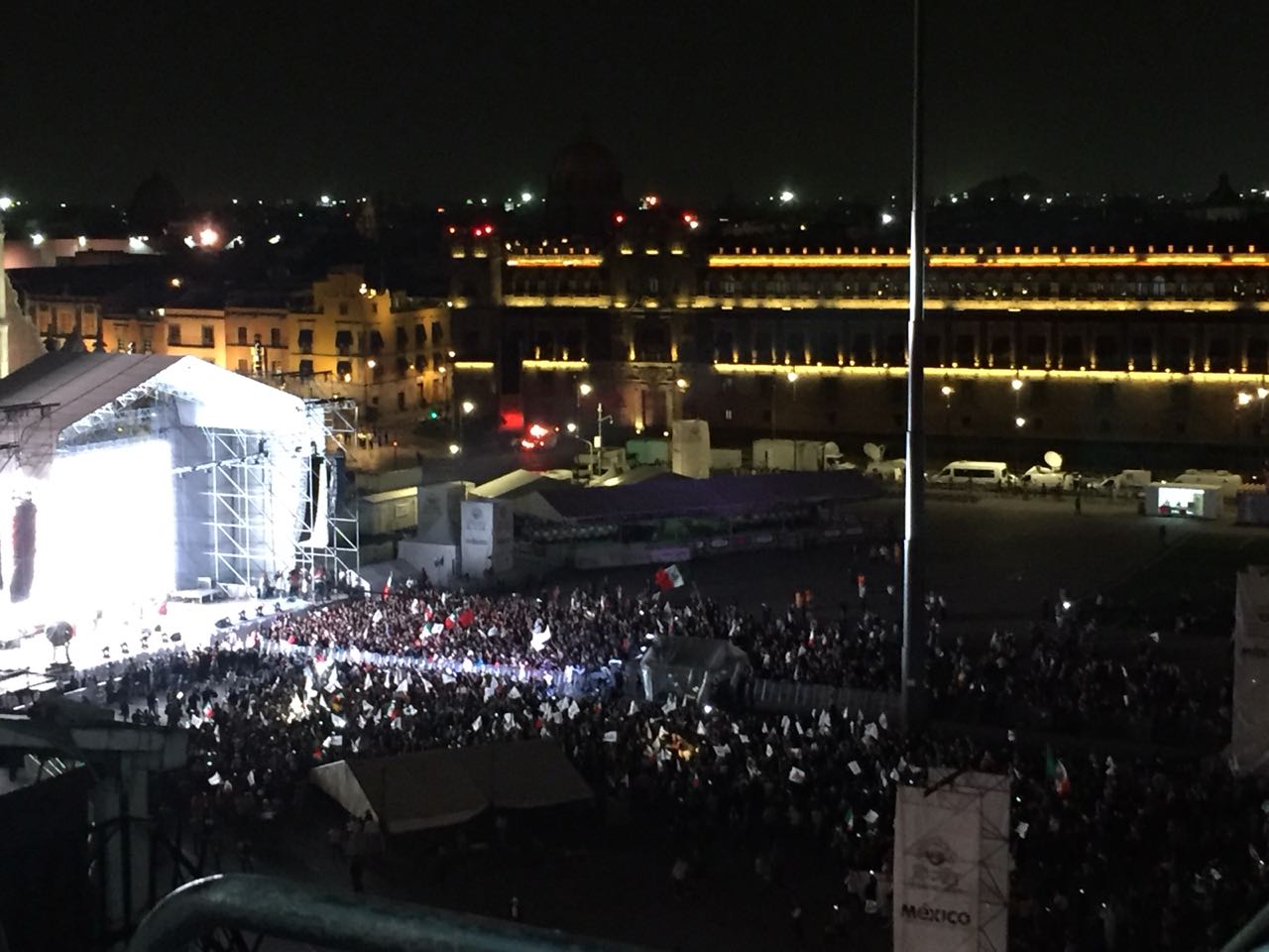 Seguidores de AMLO en el Zócalo/Gabriela Sánchez