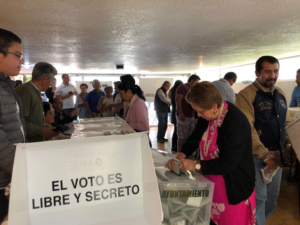 Tras sufragar en la casilla de la sección 5214. (Alondra Ávila)