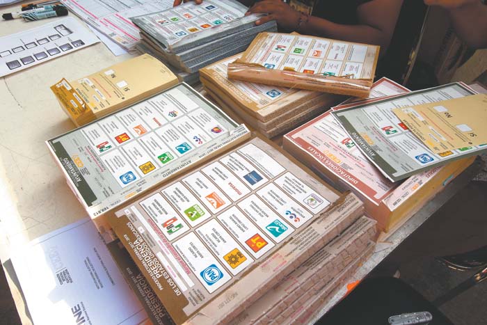 Las boletas para la consulta popular fueron entregadas junto al resto del material electoral.