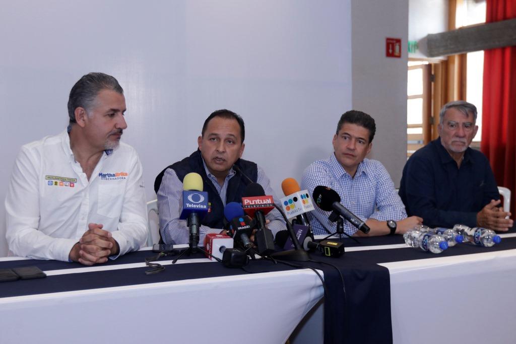 Franco Rodriguez, coordinador de campaña; Max Cortazar, vocero de campaña; Jorge Cruz Bermúdez, dirigente estatal del PRD; y Francisco Fraile, de 'Por