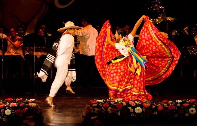 Guelaguetza.