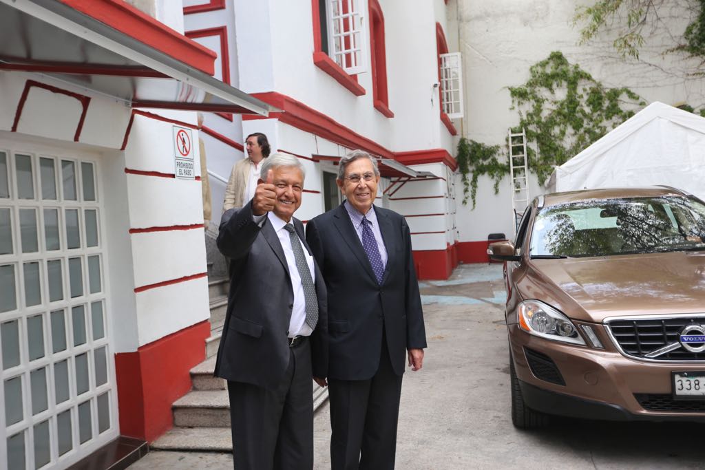 Cuauhtémoc Cárdenas se reúne con López Obrador en la casa de campaña de Morena, en la colonia Roma. (Jorge Carballo | Milenio)