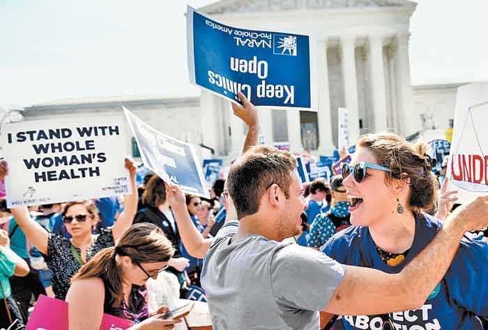 El 27 de junio de 2016, activistas en favor del derecho a decidir celebraron en Washington la decisión favorable a sus demandas. (Foto: Mandel Ngan/AF