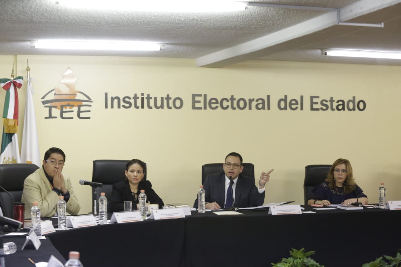 Los consejeros se manifestaron contra los hechos de violencia. (Mireya Novo)
