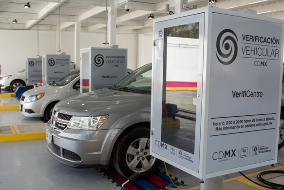 Los verificentros han presentado fallas desde su reapertura. (Cuartoscuro)