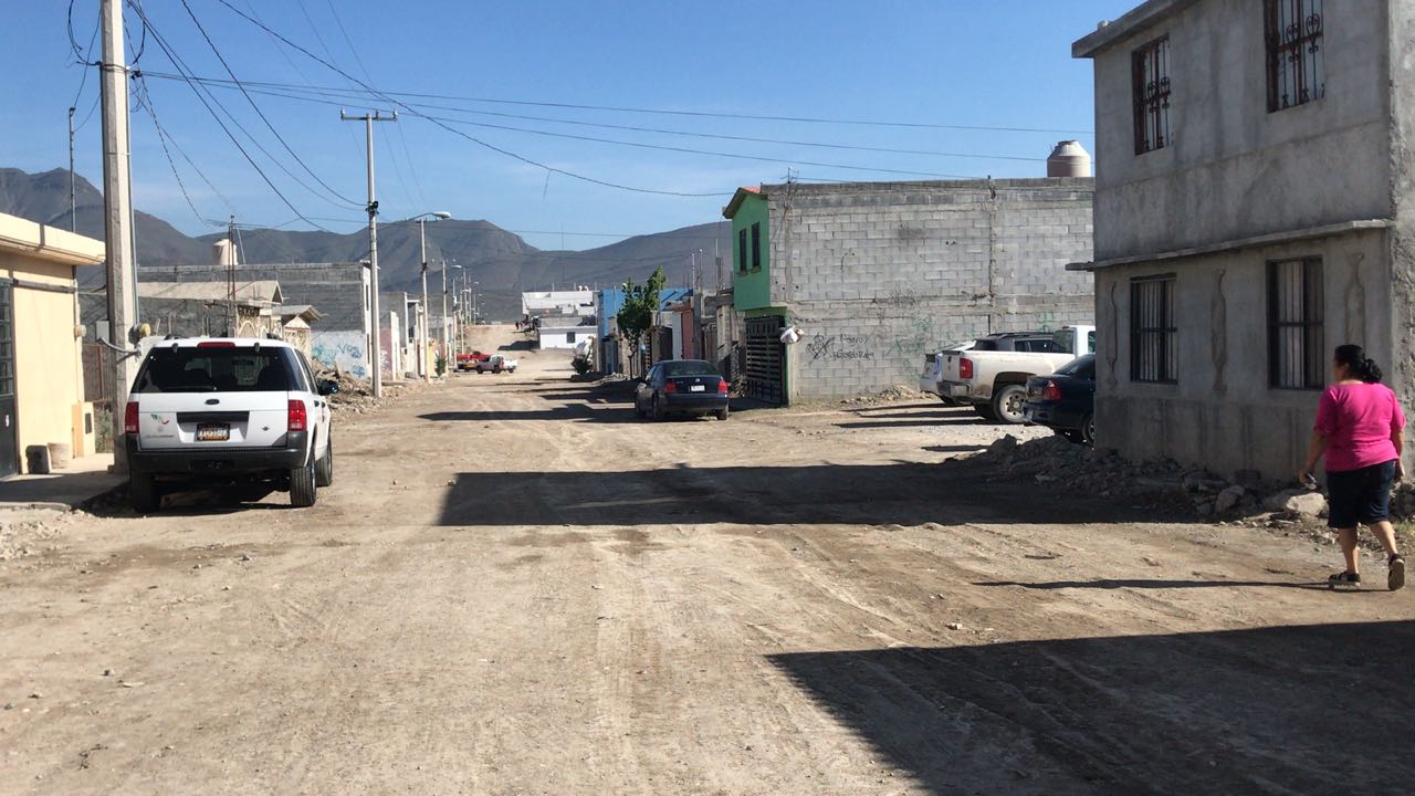 Pavimentarán la colonia Satélite Norte de Saltillo. (Ana Ponce)