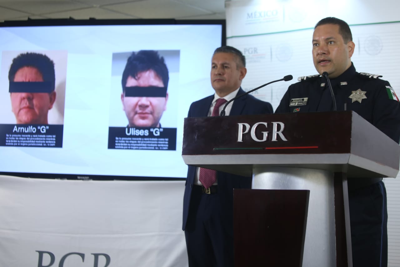 Víctor Felipe de la garza Herrada y  Manelich Castilla Cravioto. (Foto: Juan Carlos Bautista).