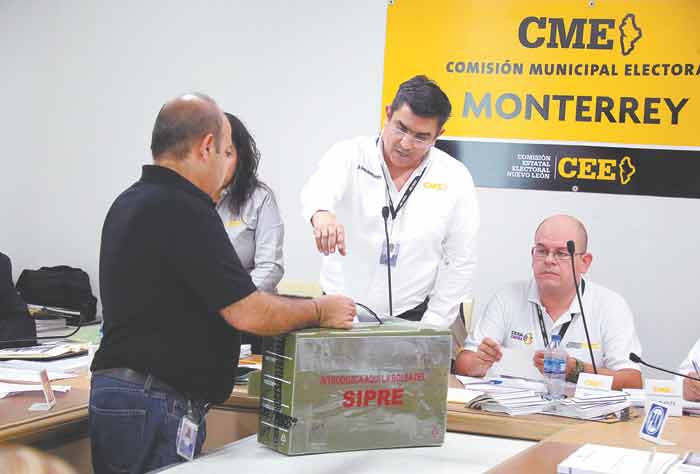 Hubo algunos casos en los que las cajas con el material electoral no fueron localizadas. (Foto: Raúl Palacios)