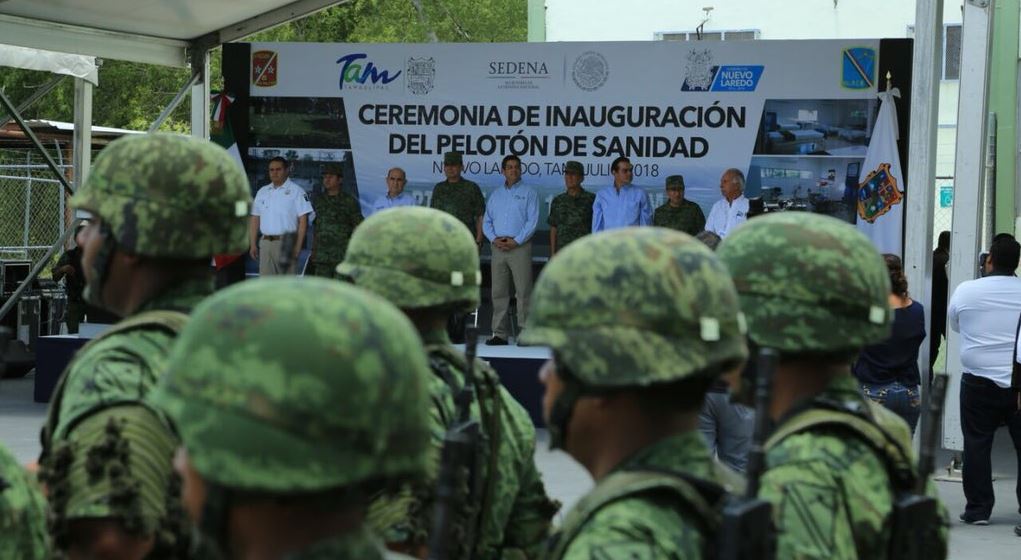 Ceremonia encabezada por representantes de Sedena y el gobernador Francisco García Cabeza de Vaca (Vía Twitter)