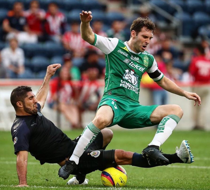 El partido amistoso se llevó a cabo en el Toyota Park. (Cortesía Chivas)