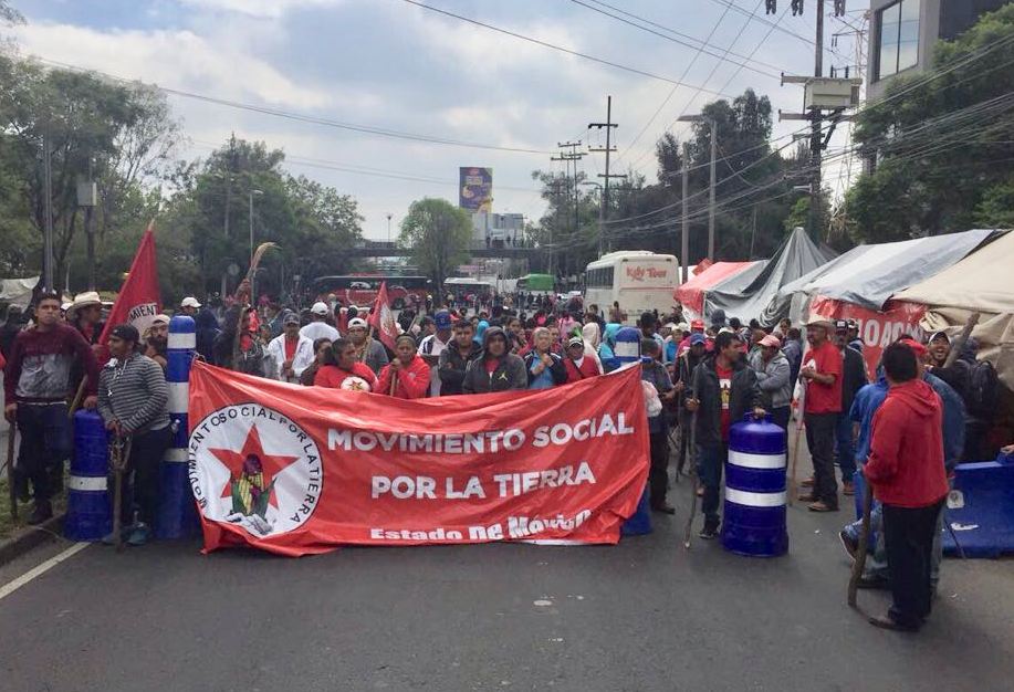 Los campesinos protestan en las inmediaciones de la Secretaría de Hacienda. (Yanira Franco)
