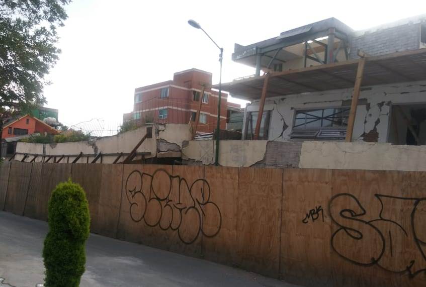 El jefe de Gobierno indicó que la demolicón se debe al riesgo por una losa frágil. (Francisco Mejía)