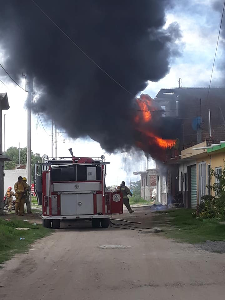 Se incendia aljibe de huachicol
