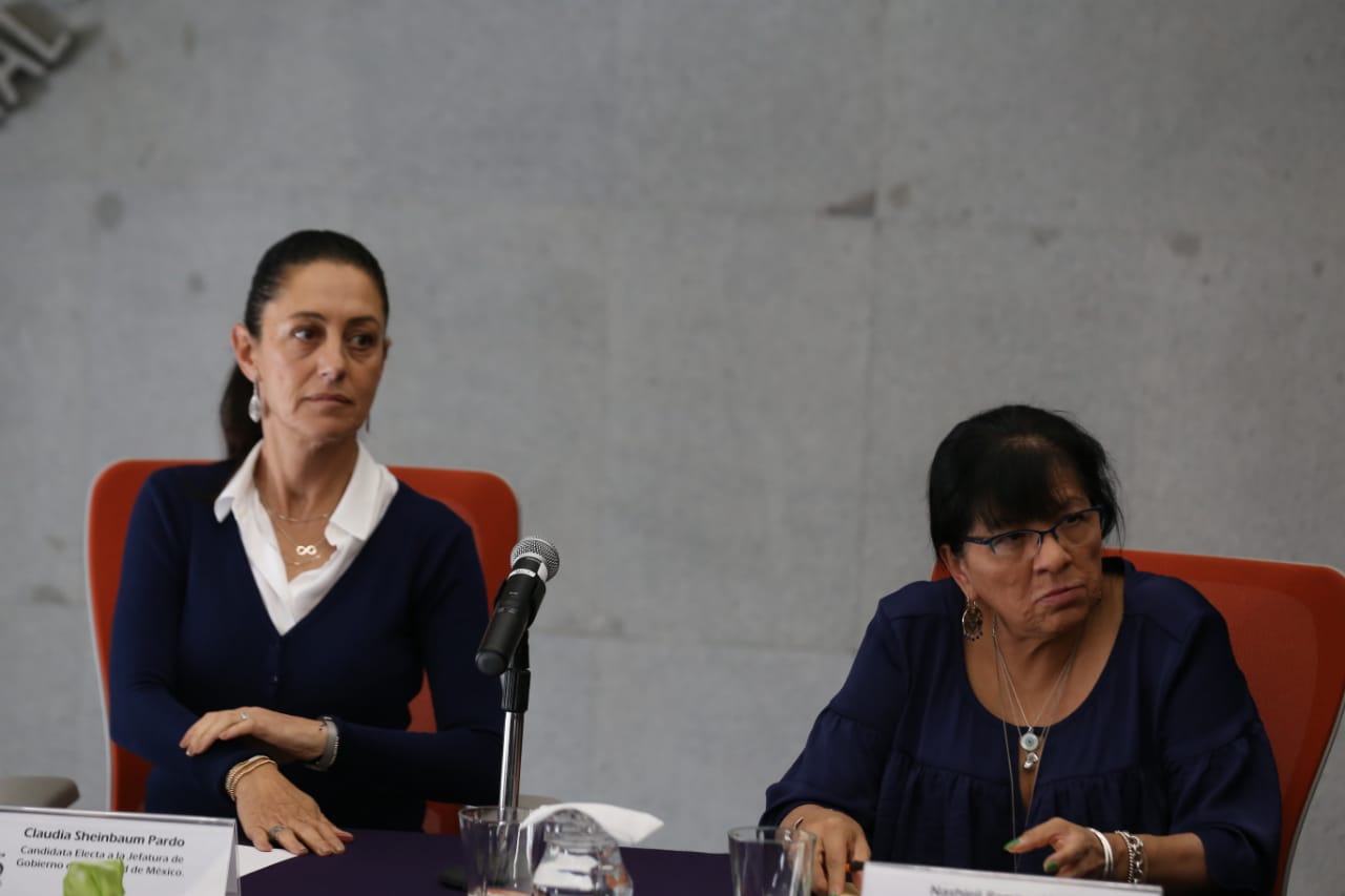 La jefa de Gobierno electa, Claudia Sheinbaum y la presidenta de la CDHDF, Nashieli Ramírez. (Octavio Hoyos)